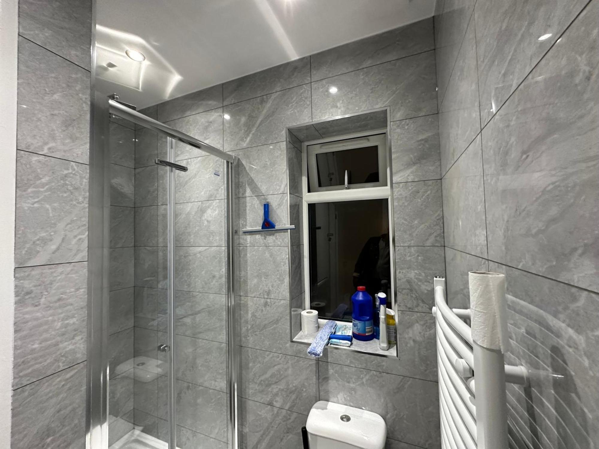 Luxury Ensuite 2Nd Studio Flat With Great Views In Keedonwood Road With Fully Own Bathroom Newly Added And Private Kitchenette Bromley Ngoại thất bức ảnh