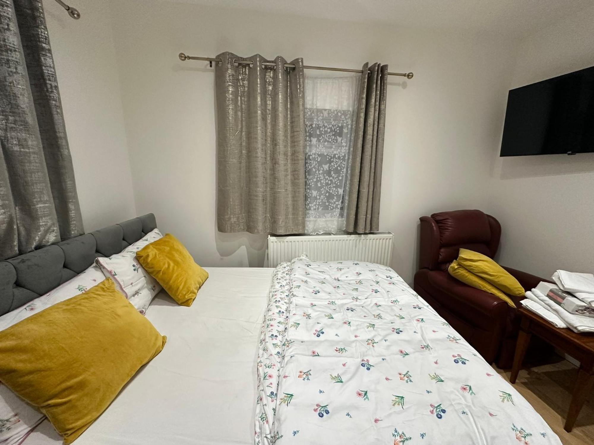 Luxury Ensuite 2Nd Studio Flat With Great Views In Keedonwood Road With Fully Own Bathroom Newly Added And Private Kitchenette Bromley Ngoại thất bức ảnh
