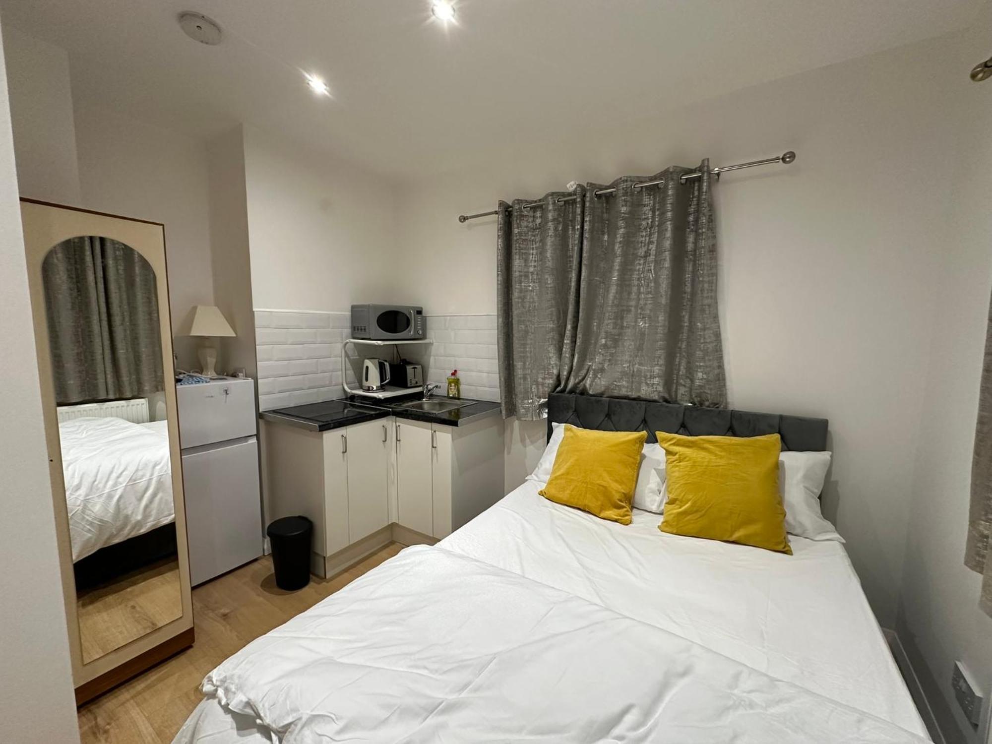 Luxury Ensuite 2Nd Studio Flat With Great Views In Keedonwood Road With Fully Own Bathroom Newly Added And Private Kitchenette Bromley Ngoại thất bức ảnh
