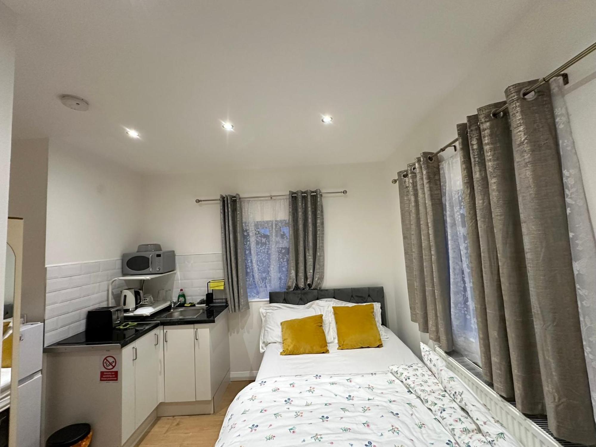 Luxury Ensuite 2Nd Studio Flat With Great Views In Keedonwood Road With Fully Own Bathroom Newly Added And Private Kitchenette Bromley Ngoại thất bức ảnh