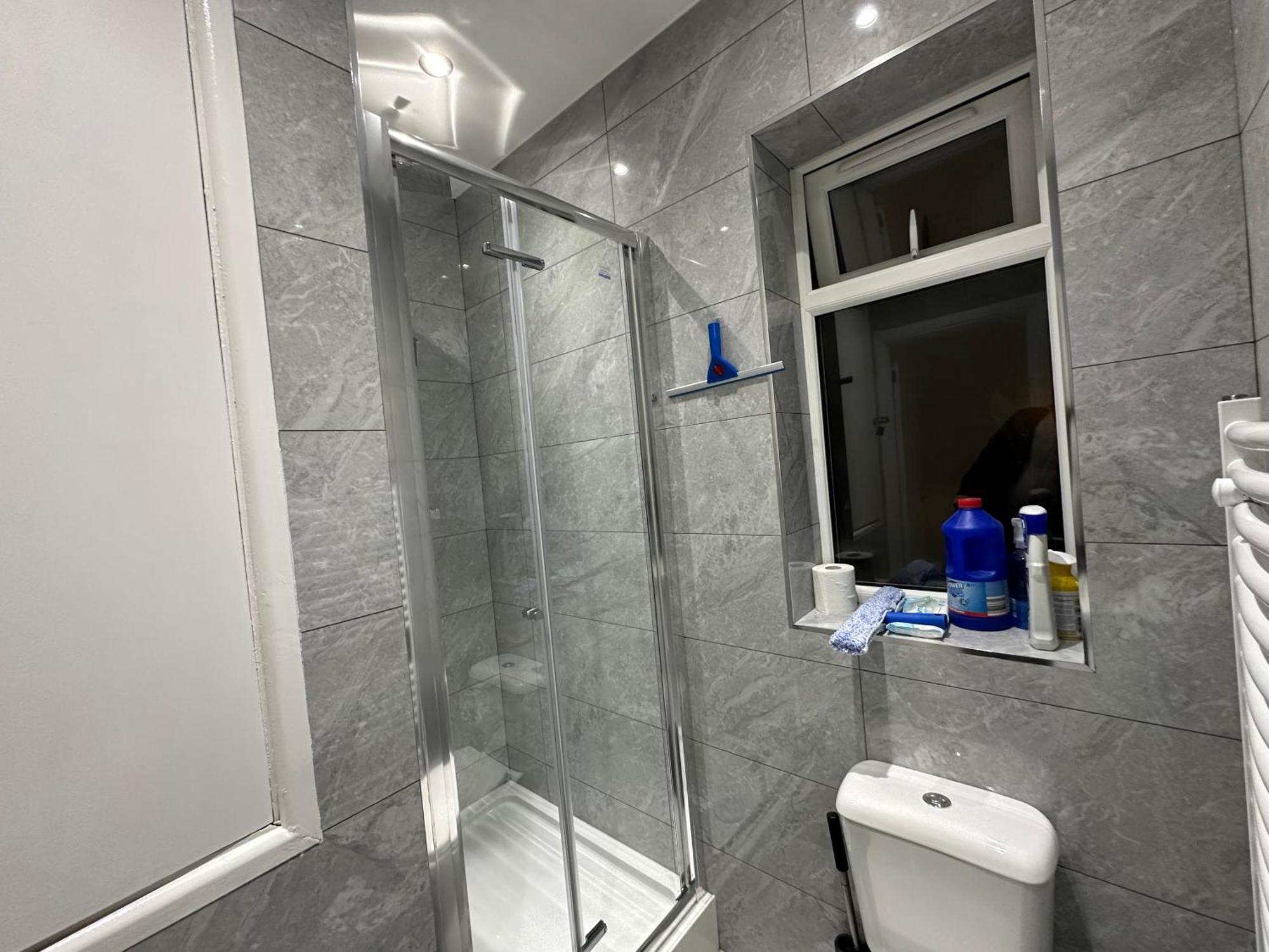 Luxury Ensuite 2Nd Studio Flat With Great Views In Keedonwood Road With Fully Own Bathroom Newly Added And Private Kitchenette Bromley Ngoại thất bức ảnh