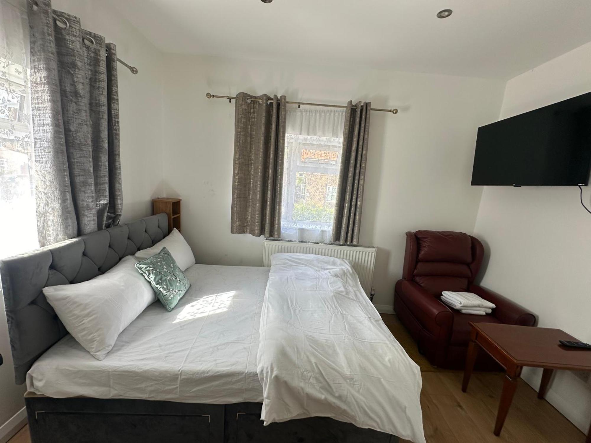 Luxury Ensuite 2Nd Studio Flat With Great Views In Keedonwood Road With Fully Own Bathroom Newly Added And Private Kitchenette Bromley Ngoại thất bức ảnh