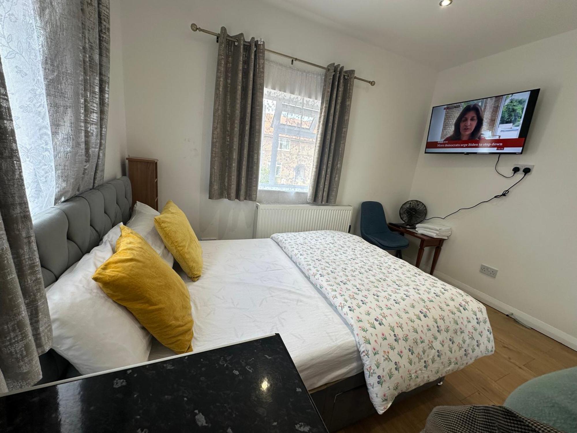 Luxury Ensuite 2Nd Studio Flat With Great Views In Keedonwood Road With Fully Own Bathroom Newly Added And Private Kitchenette Bromley Ngoại thất bức ảnh