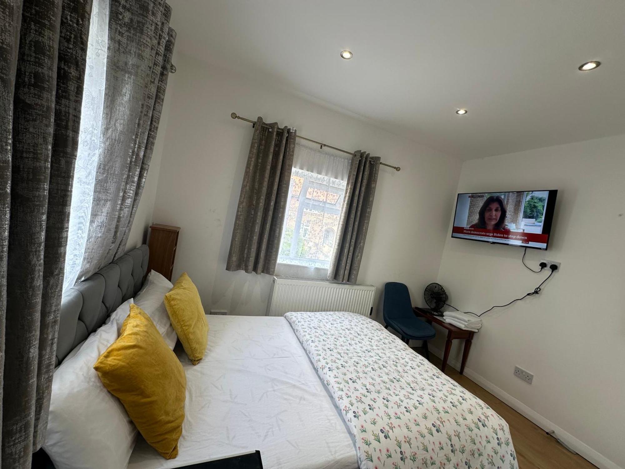 Luxury Ensuite 2Nd Studio Flat With Great Views In Keedonwood Road With Fully Own Bathroom Newly Added And Private Kitchenette Bromley Ngoại thất bức ảnh